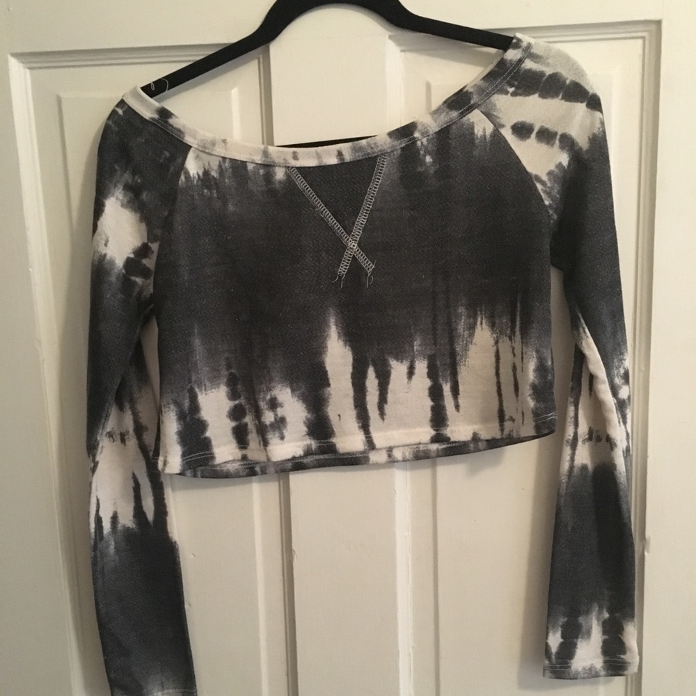 Swell tie dye crop top with sleeves